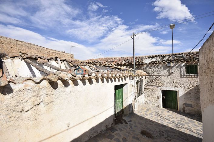 Image No.3-2 Bed Country House for sale