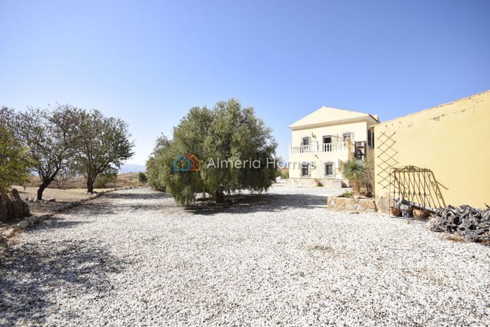 Image No.27-3 Bed Villa for sale