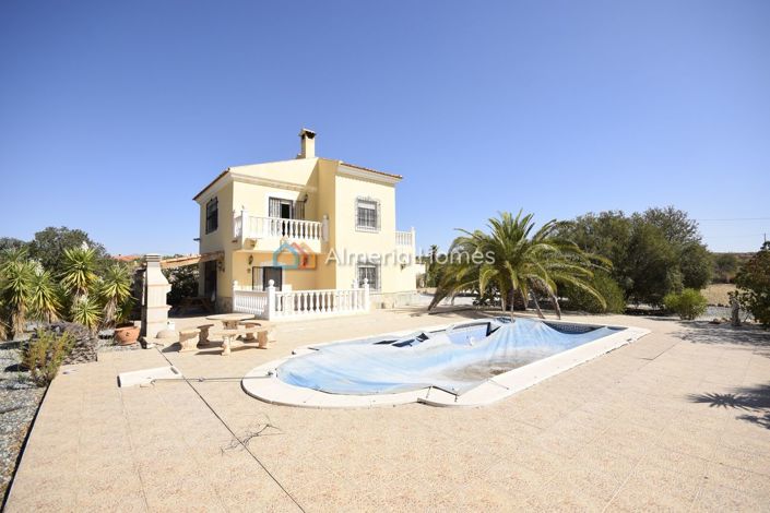Image No.6-3 Bed Villa for sale