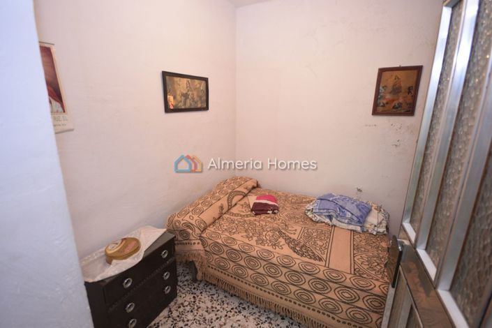 Image No.11-10 Bed Country House for sale