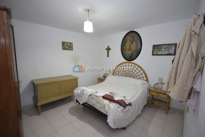 Image No.15-10 Bed Country House for sale