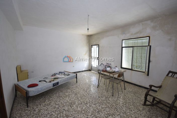 Image No.20-10 Bed Country House for sale