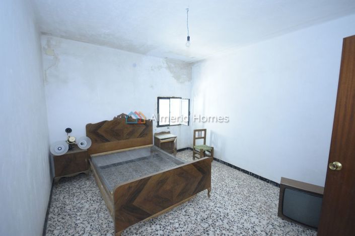 Image No.21-10 Bed Country House for sale