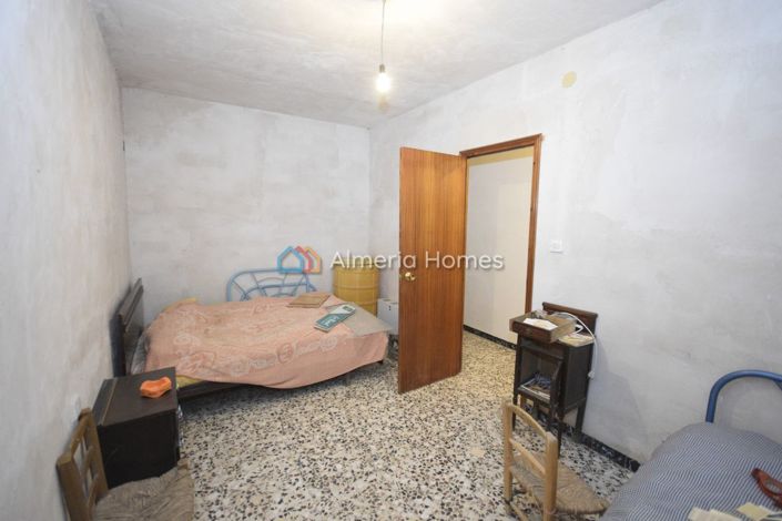 Image No.24-10 Bed Country House for sale