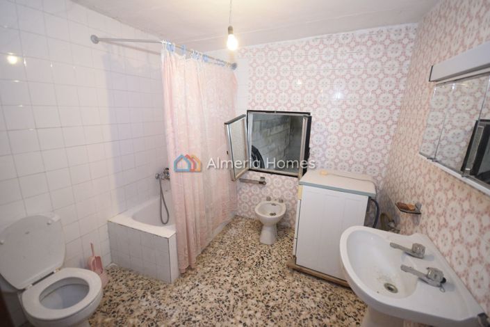 Image No.26-10 Bed Country House for sale