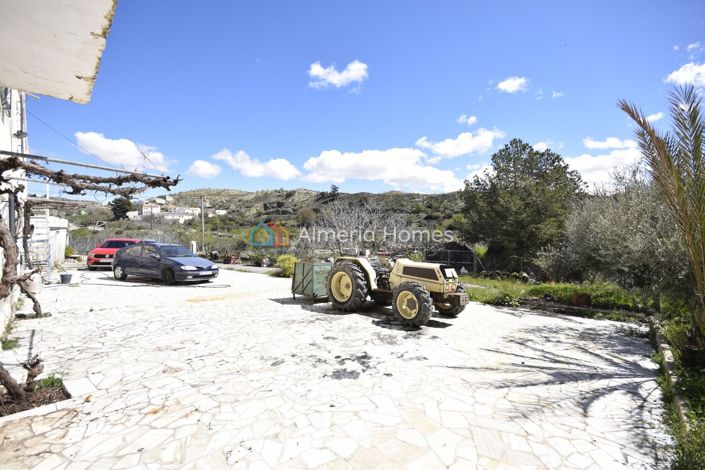 Image No.5-10 Bed Country House for sale