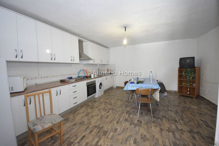 Image No.8-10 Bed Country House for sale