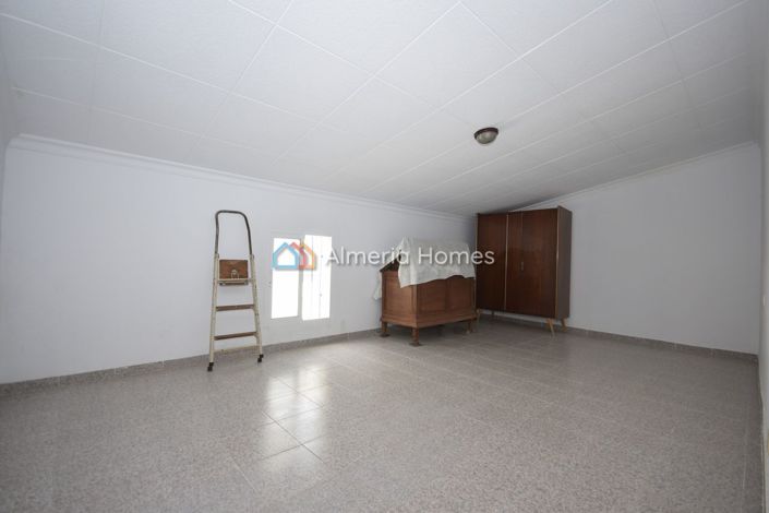 Image No.15-4 Bed Village House for sale