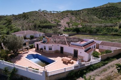 5 Bed Villa for sale