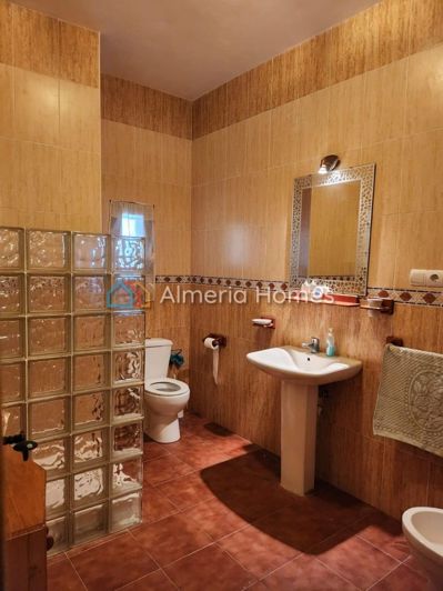 Image No.19-3 Bed Country House for sale