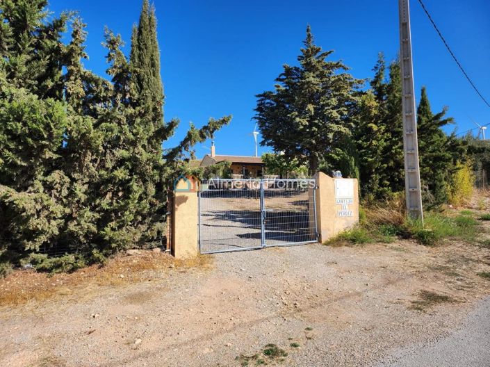 Image No.21-3 Bed Country House for sale