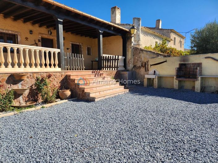 Image No.22-3 Bed Country House for sale