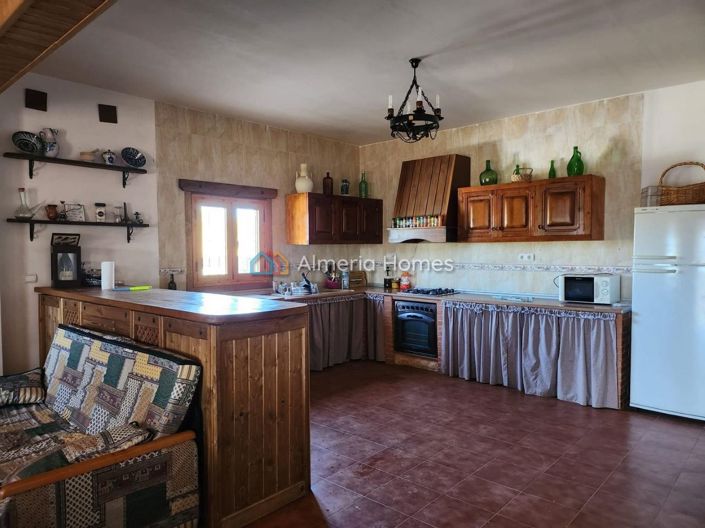 Image No.7-3 Bed Country House for sale