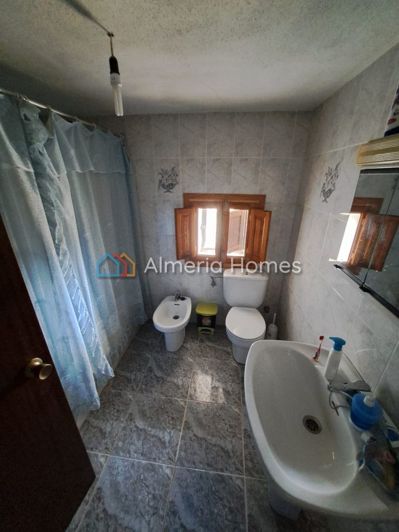 Image No.15-3 Bed Country House for sale