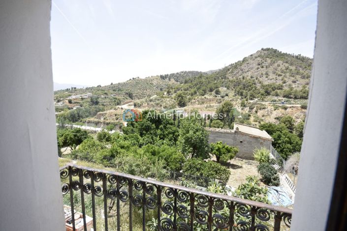 Image No.12-5 Bed Townhouse for sale