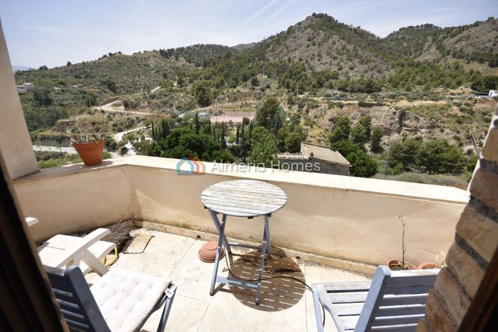 Image No.14-5 Bed Townhouse for sale