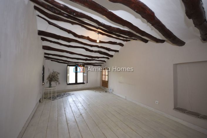 Image No.15-5 Bed Townhouse for sale