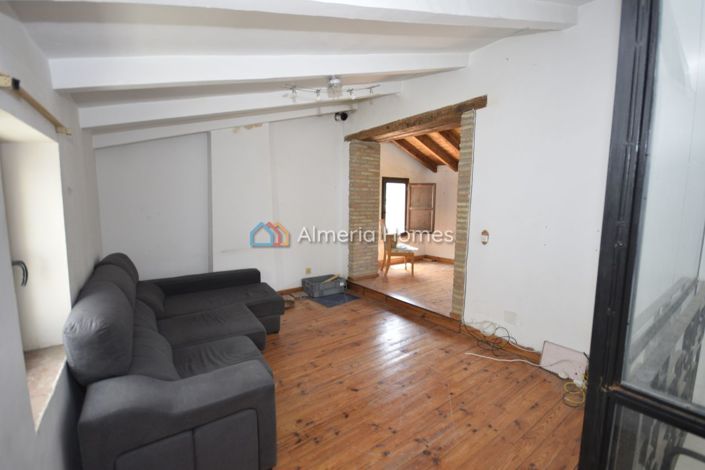 Image No.16-5 Bed Townhouse for sale