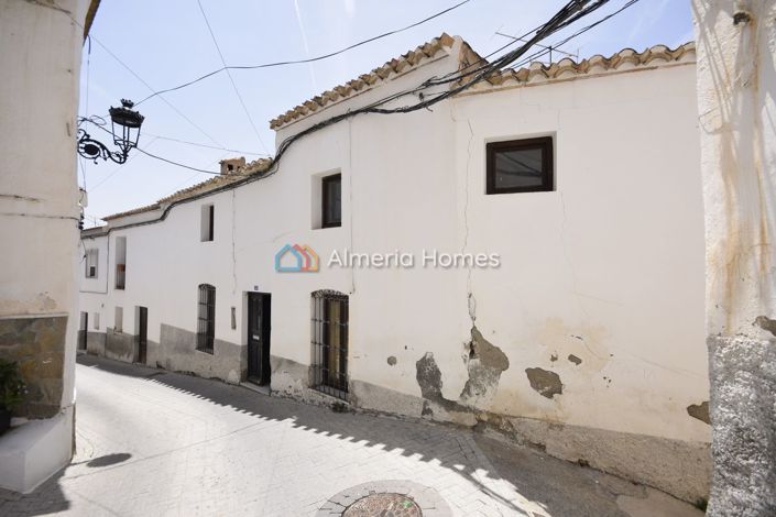 Image No.2-5 Bed Townhouse for sale