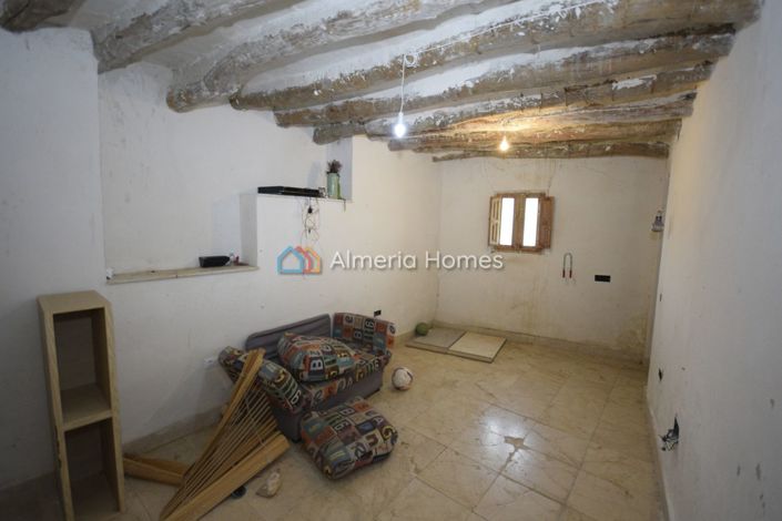 Image No.22-5 Bed Townhouse for sale