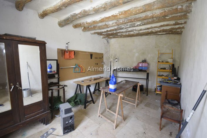 Image No.24-5 Bed Townhouse for sale