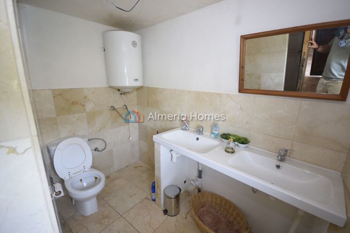 Image No.6-5 Bed Townhouse for sale