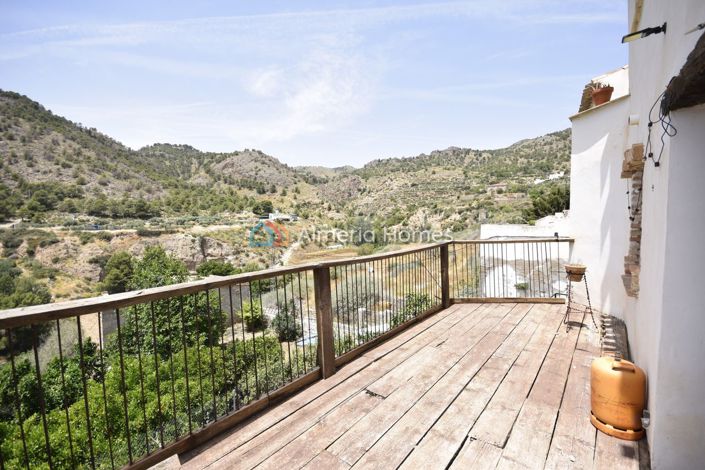 Image No.7-5 Bed Townhouse for sale