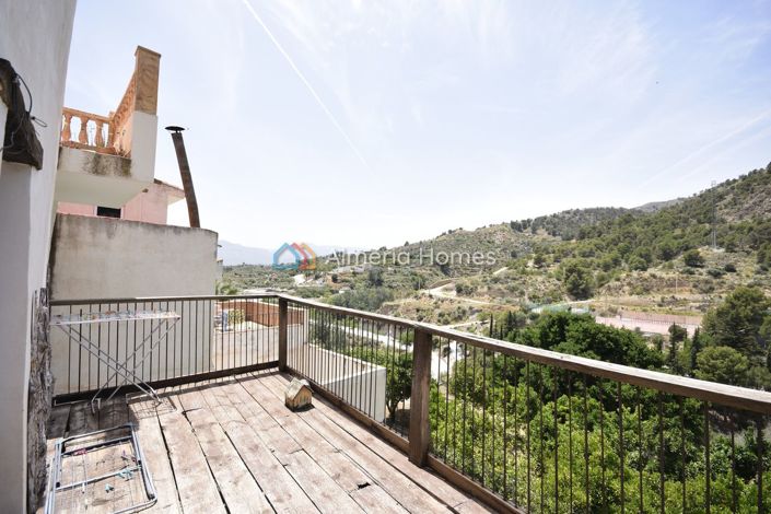 Image No.8-5 Bed Townhouse for sale