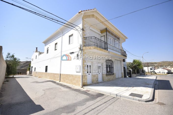 Image No.3-3 Bed Townhouse for sale