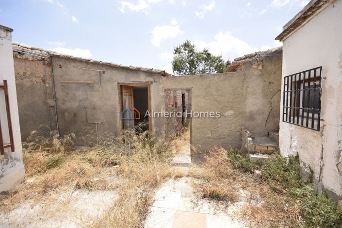 Image No.10-3 Bed Townhouse for sale