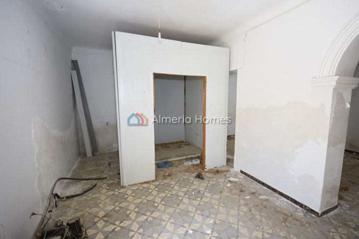 Image No.5-3 Bed Townhouse for sale