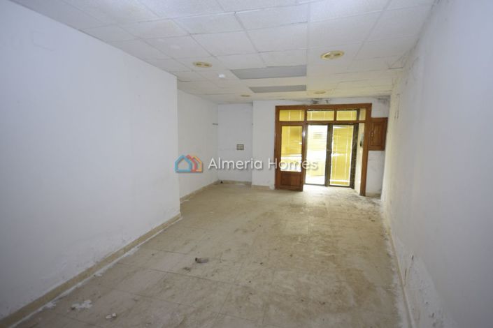 Image No.6-3 Bed Townhouse for sale