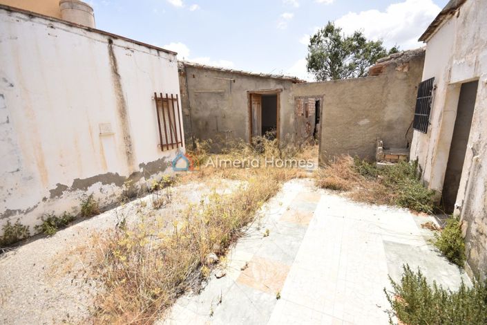 Image No.9-3 Bed Townhouse for sale