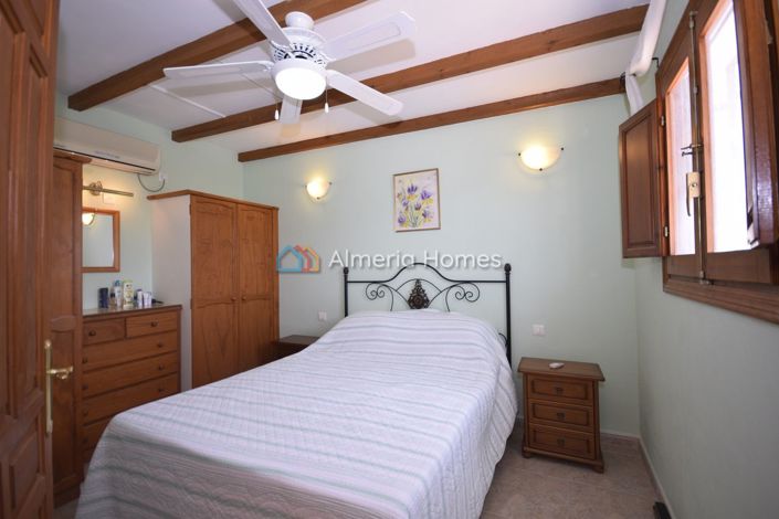 Image No.26-2 Bed Country House for sale