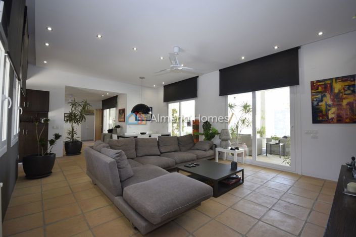 Image No.17-4 Bed Villa for sale