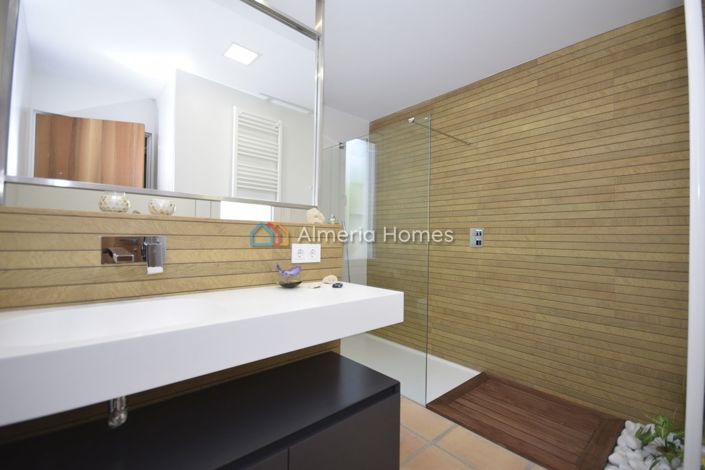 Image No.26-4 Bed Villa for sale