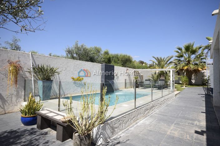 Image No.5-4 Bed Villa for sale