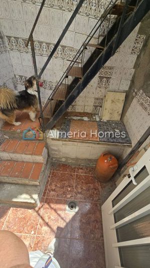 Image No.6-5 Bed Townhouse for sale