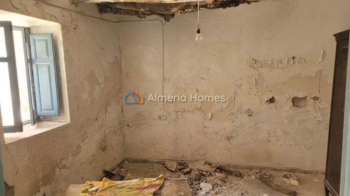 Image No.5-4 Bed Village House for sale