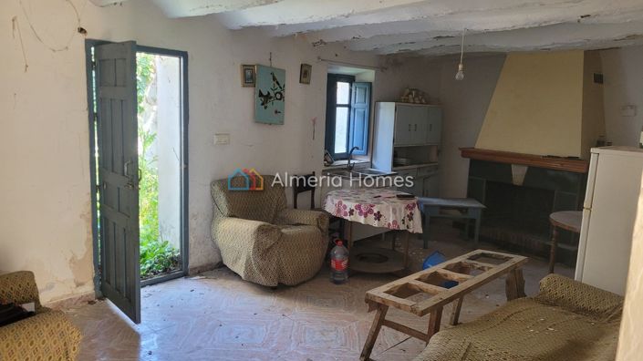 Image No.7-4 Bed Village House for sale