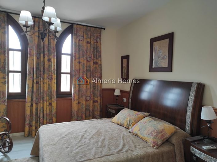 Image No.9-4 Bed Villa for sale