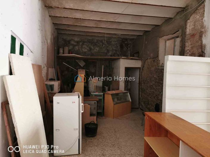 Image No.4-8 Bed Village House for sale