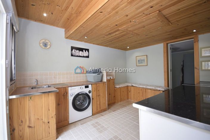 Image No.24-3 Bed Villa for sale