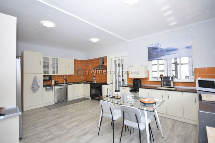 Image No.8-3 Bed Villa for sale