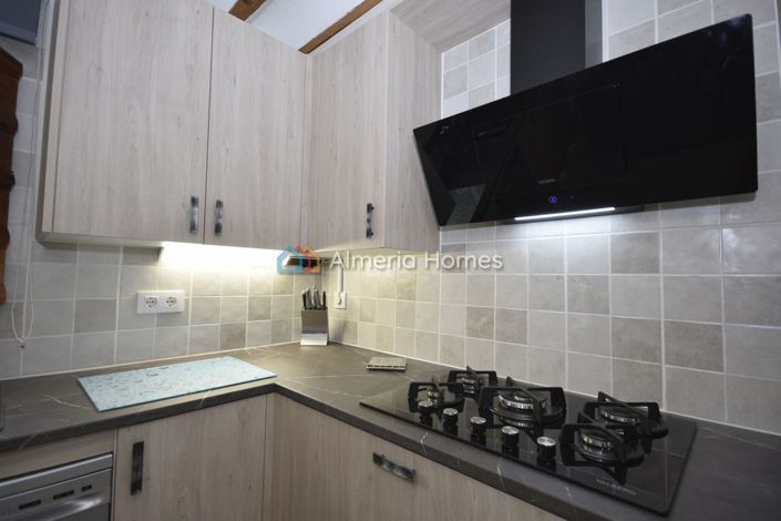 Image No.16-4 Bed Country House for sale