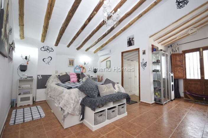 Image No.18-4 Bed Country House for sale