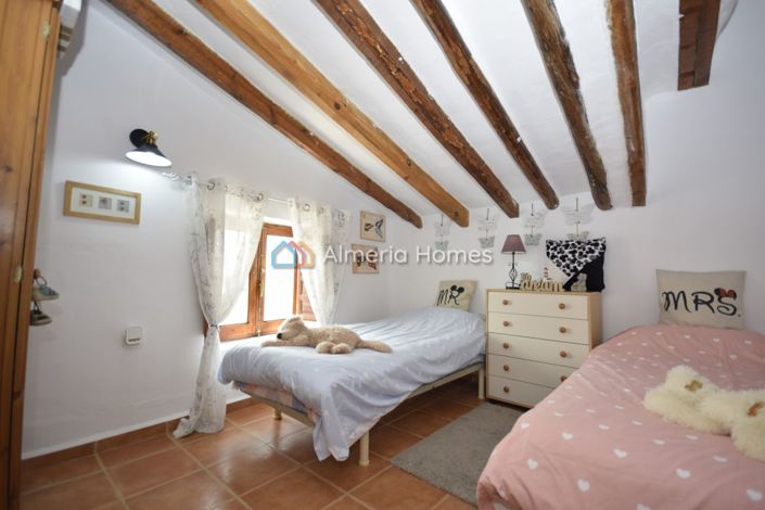 Image No.30-4 Bed Country House for sale
