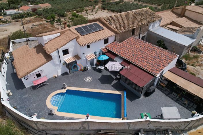 Image No.4-4 Bed Country House for sale