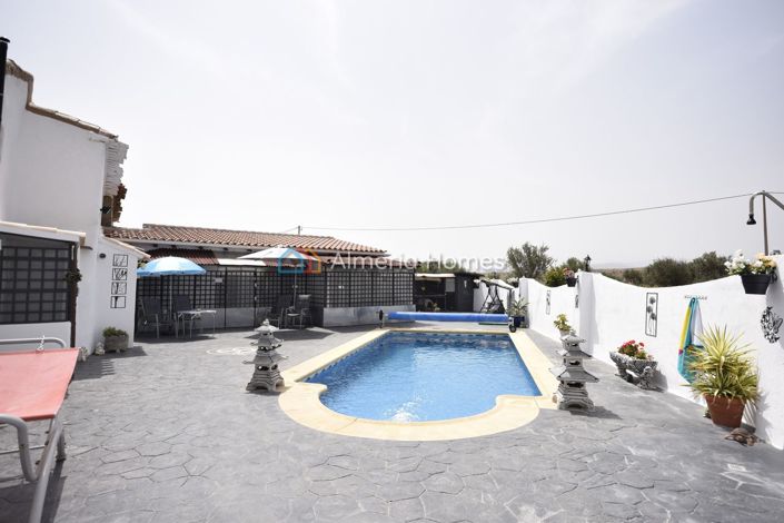 Image No.8-4 Bed Country House for sale