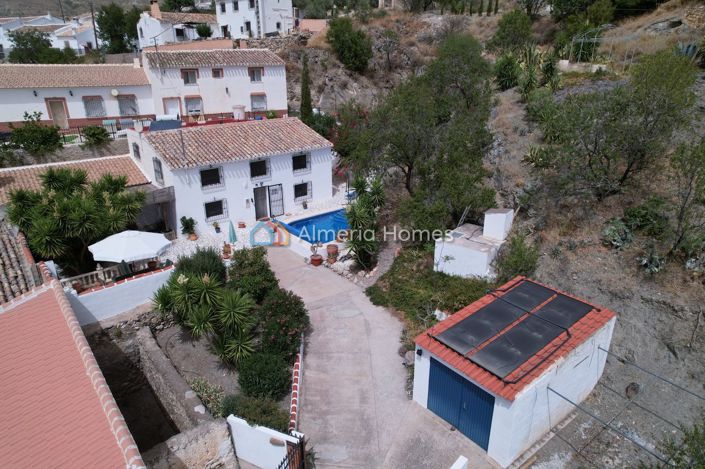 Image No.29-4 Bed Country House for sale